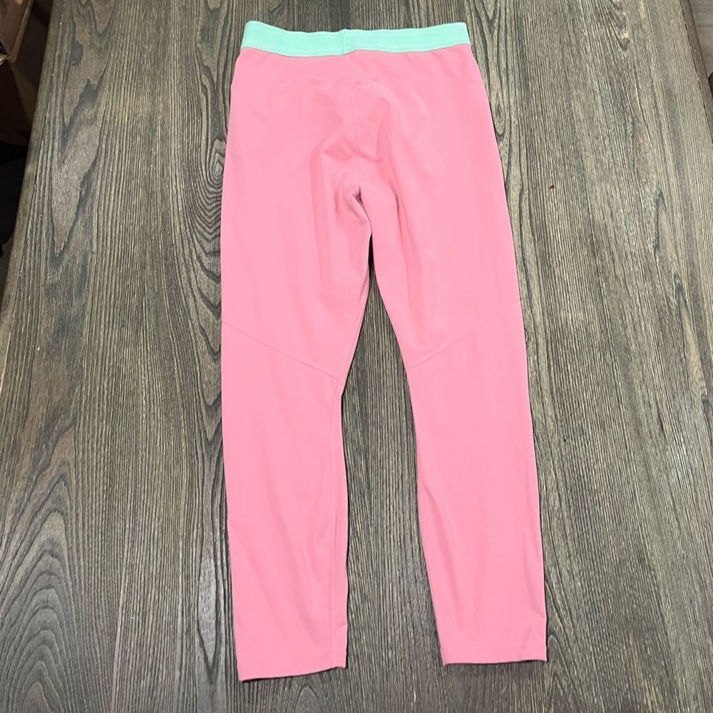 Fabletics Womens Capri Leggings High Rise Elastic Waistband Pull-On Pink Size M - Picture 4 of 6